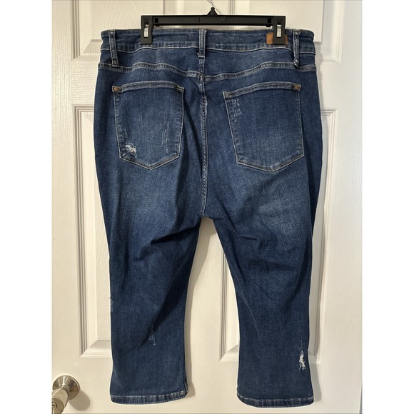 Judy Blue Jean Womens 18W Medium Wash Relaxed Fit Distressed High Rise Cropped - Picture 5 of 8